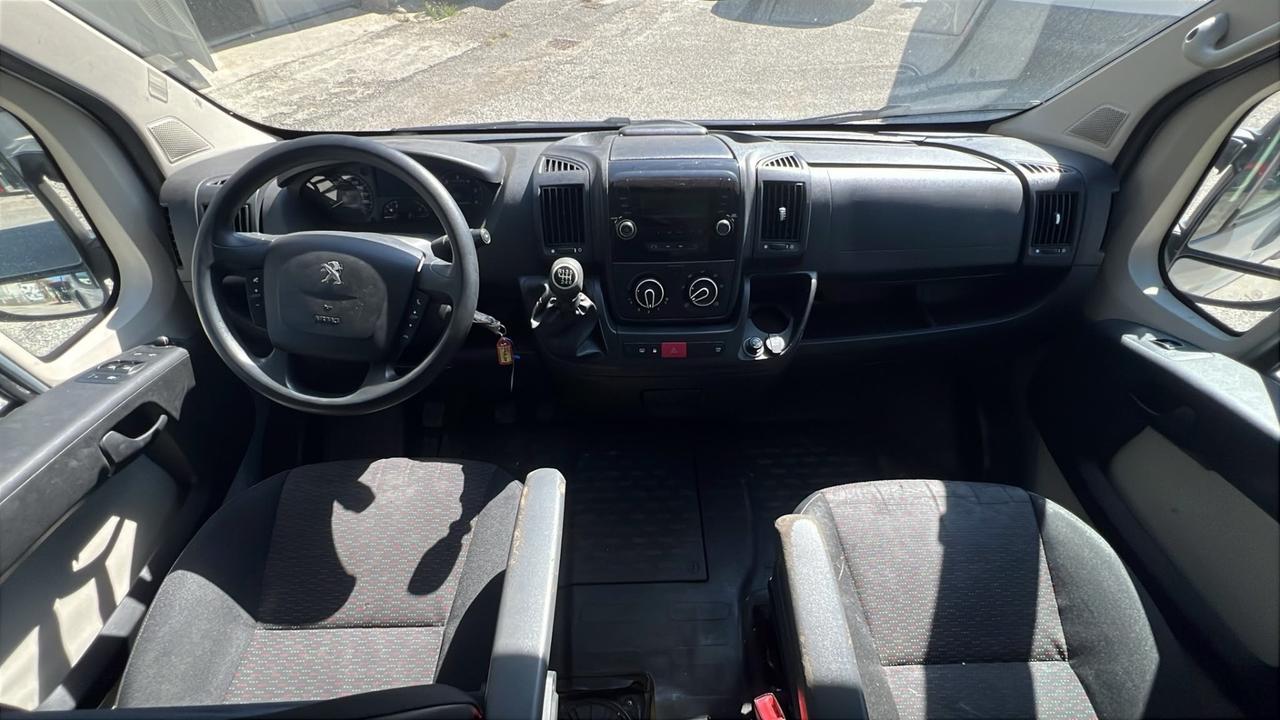 Minibus per disabili 9 posti usato Peugeot Boxer