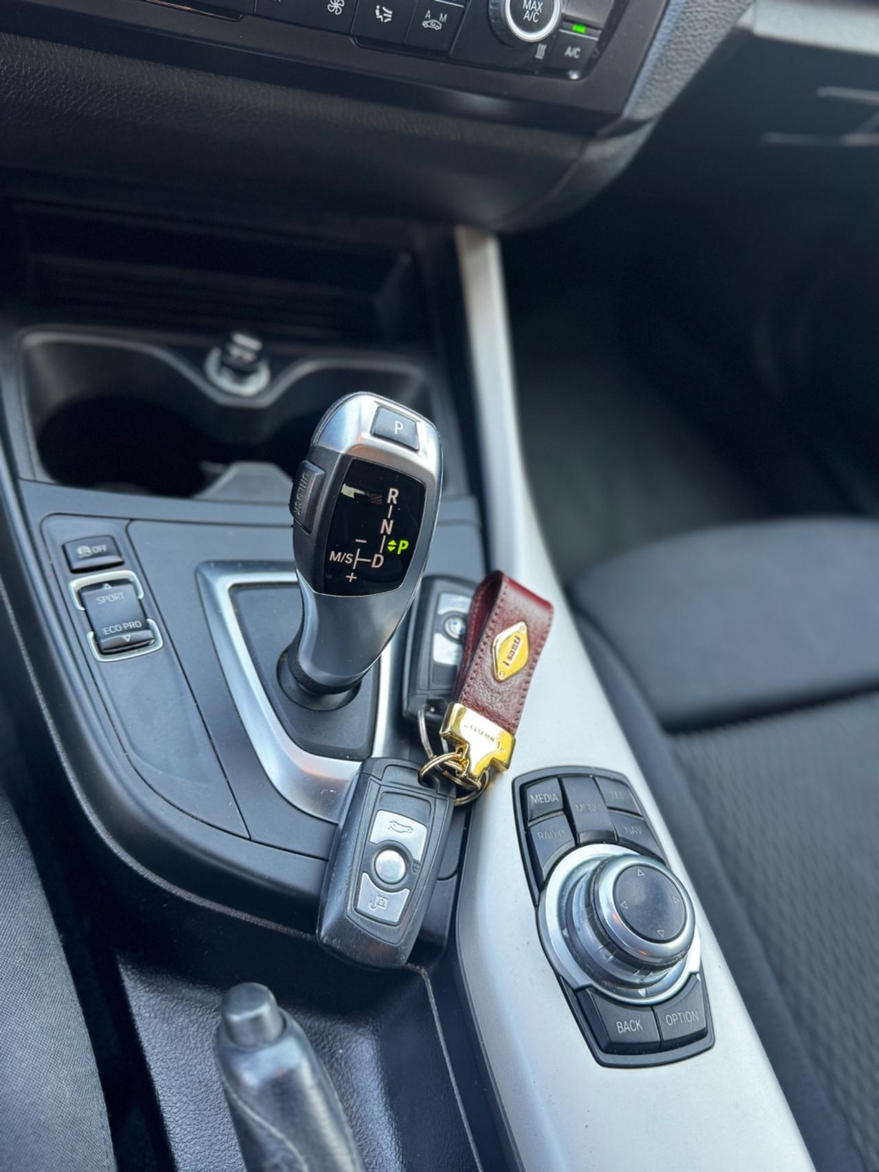 Bmw 118 118d 5p. Urban