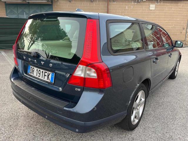 VOLVO V70 2.4 D5 AWD Summum