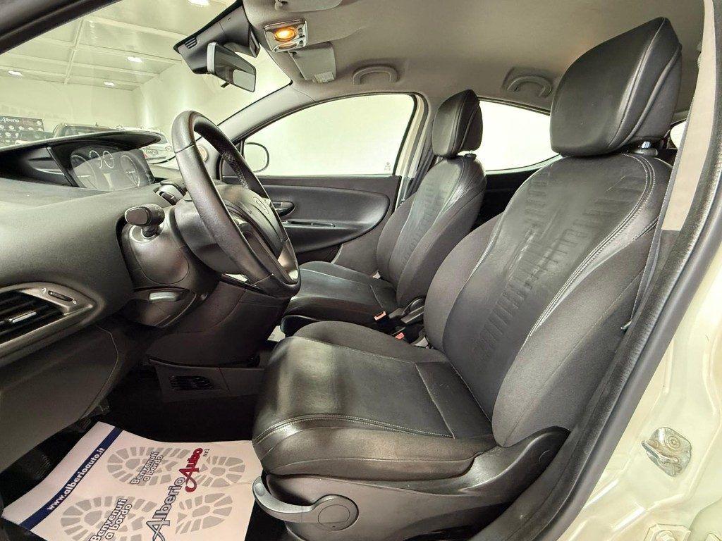 Lancia Ypsilon 1.2 69 CV 5 porte Platinum