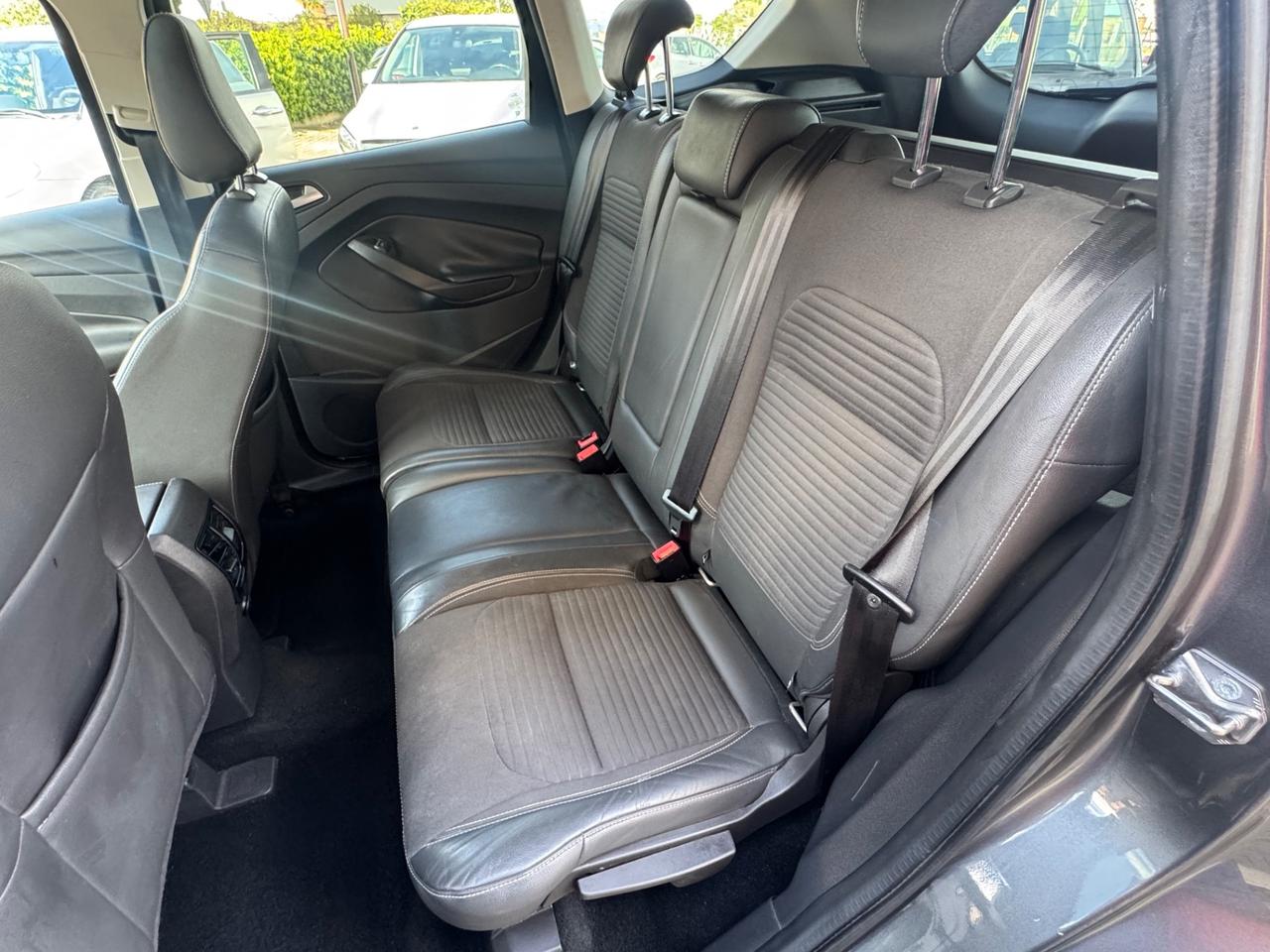 Ford Kuga 2.0 TDCI 150 CV S&S 2WD Titanium