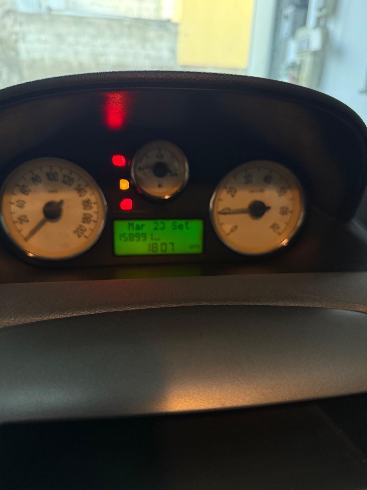 Lancia Ypsilon 1.4 16V Platino