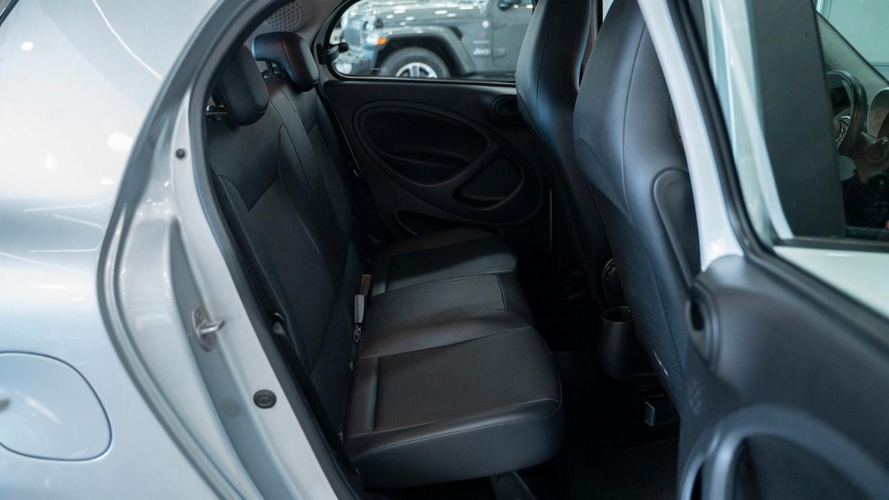 Smart ForFour 1.0 YOUNGSTER 71 CV TWINAMIC AUTO NAVI PELLE FULL