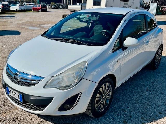 Opel Corsa 1.2 3 porte - 2013