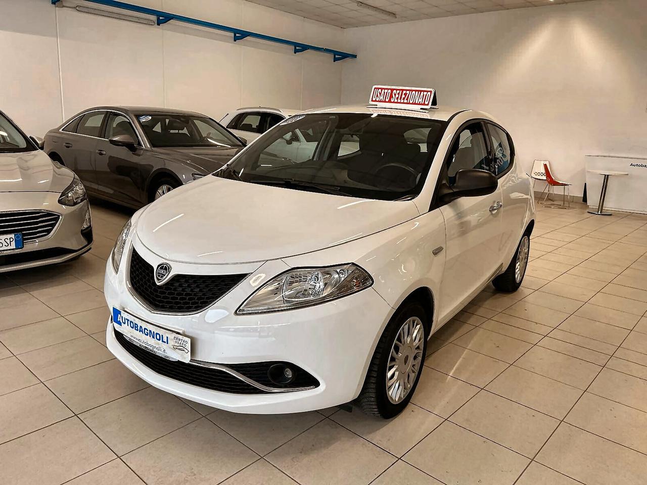 Lancia Ypsilon GOLD 1.2 5 posti 52000 KM