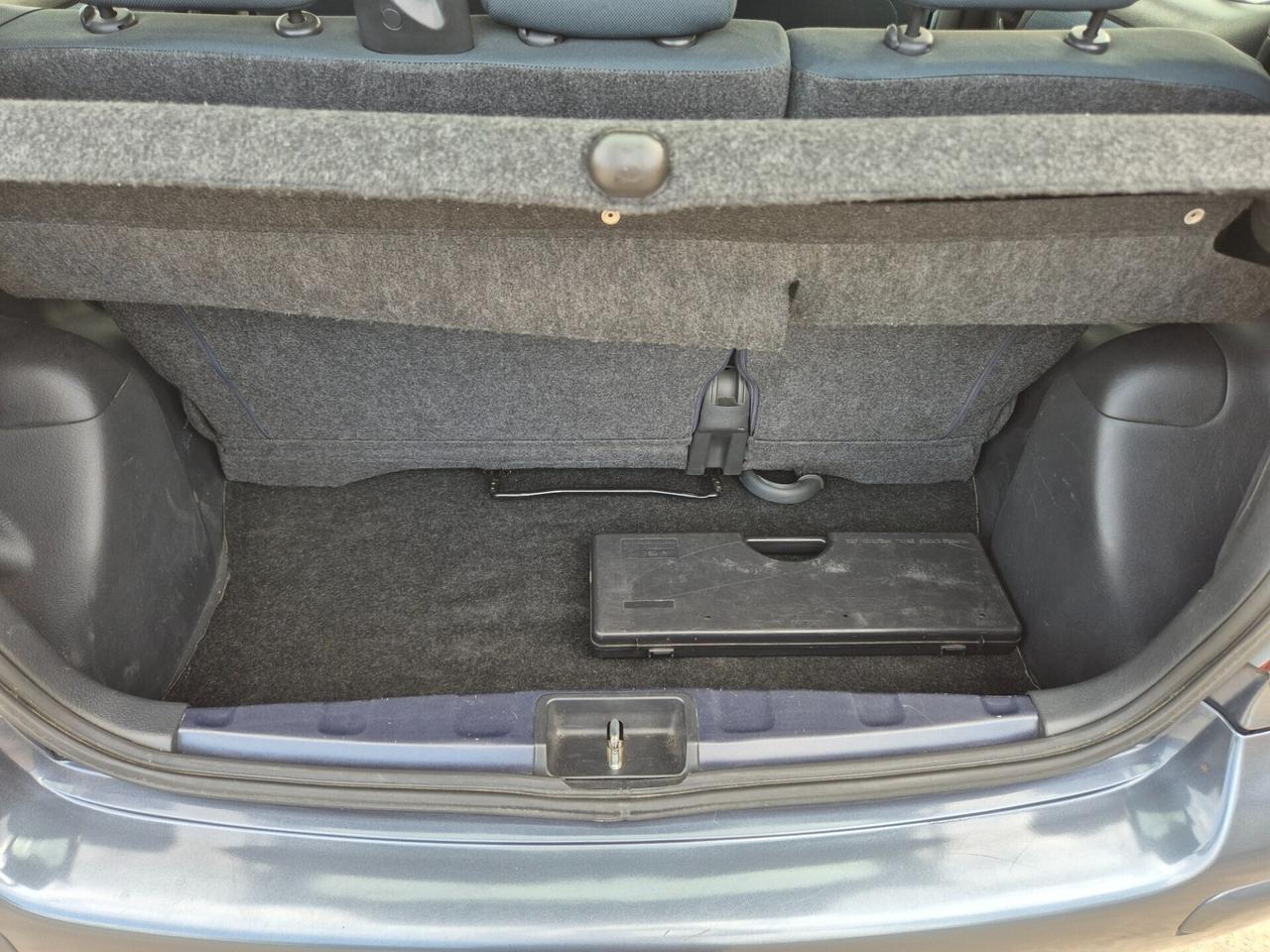 Toyota Yaris 1.0i 16V cat 5 porte Expo