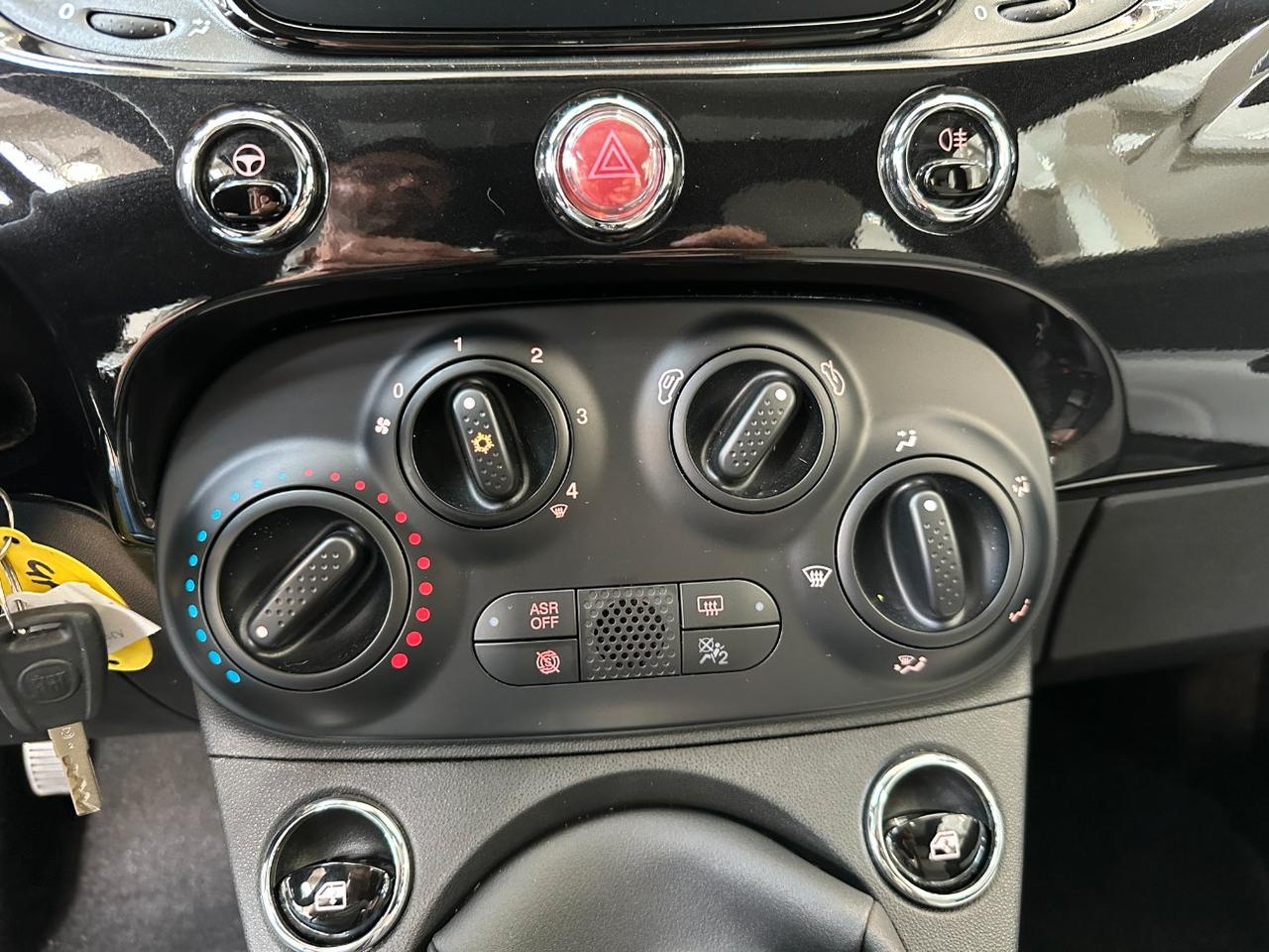 Fiat 500 1.0 hybrid Connect 70cv - Carplay - Tetto panorama