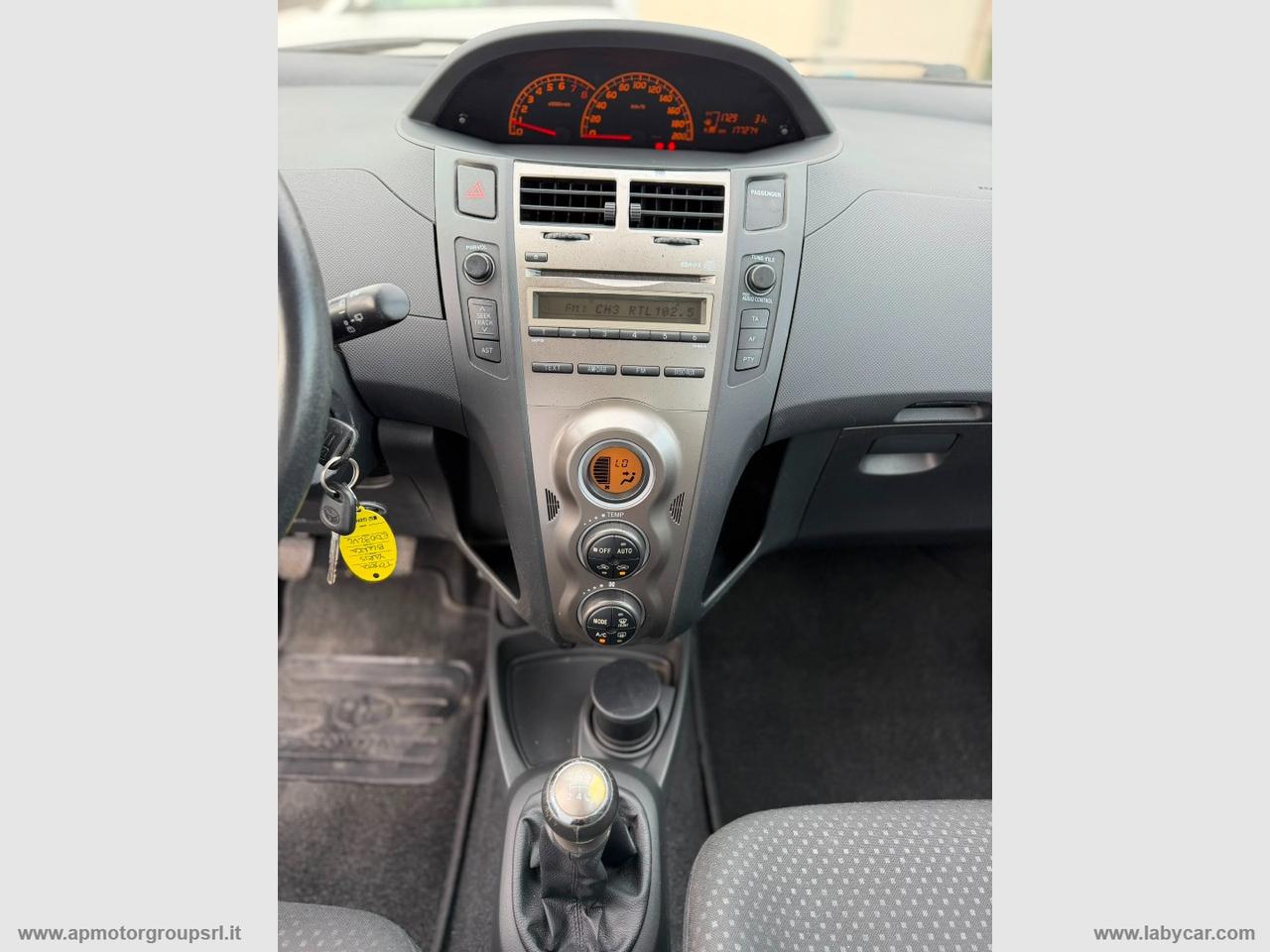 TOYOTA Yaris 1.0 5p. Sol