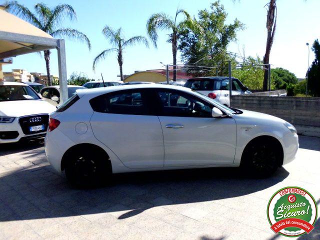 ALFA ROMEO Giulietta 1.6 JTDm-2 105 CV Distinctive