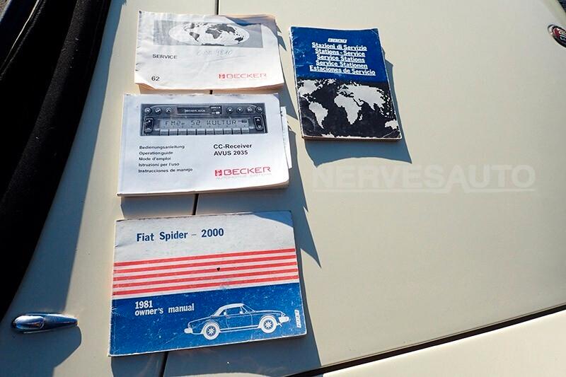 Fiat 124 Spider 2000 i.e. (1980) — Avorio • Interni Biscotto CRS