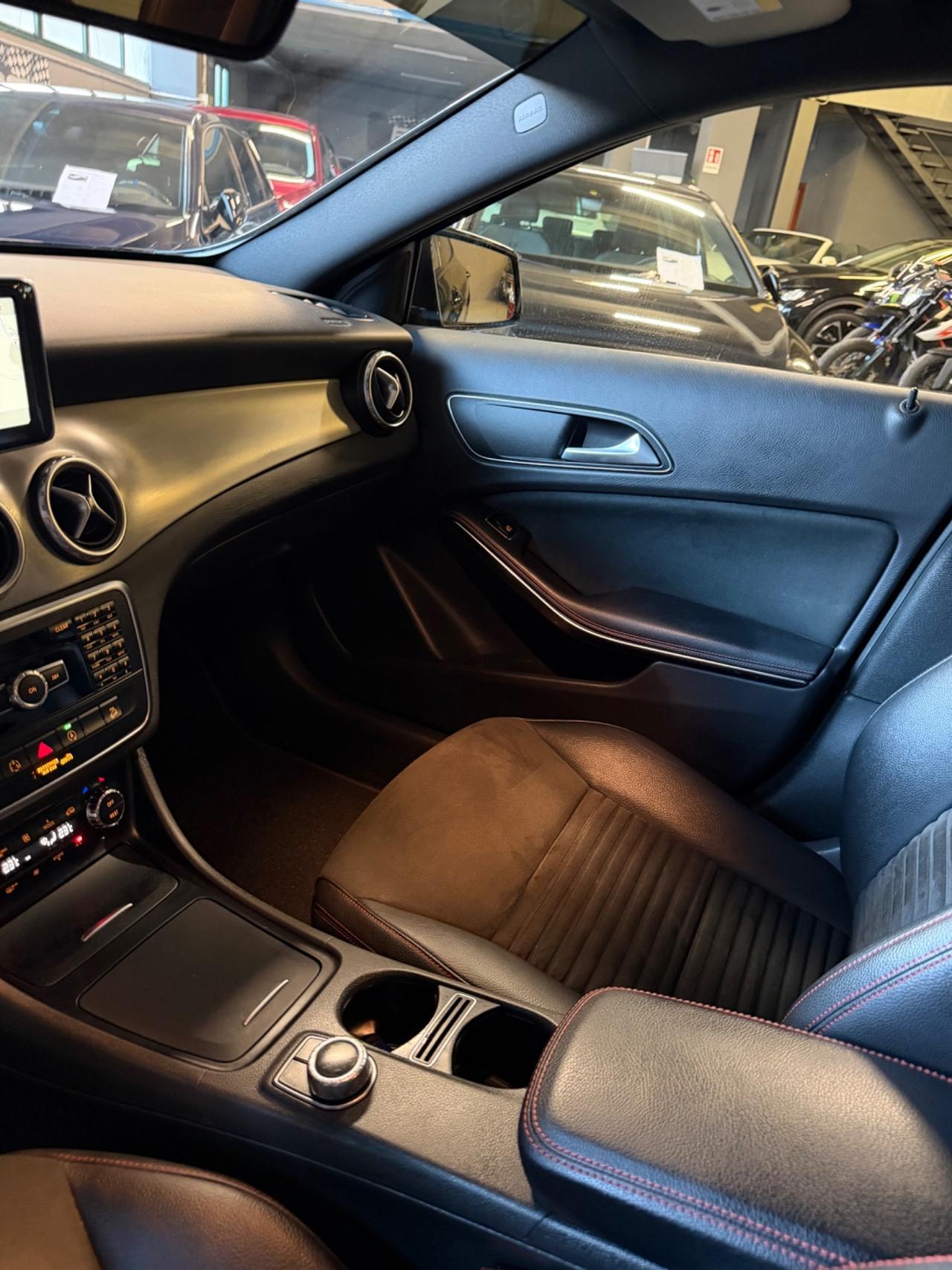 Mercedes-benz GLA 200d 4MATIC PREMIUM UNICOPR