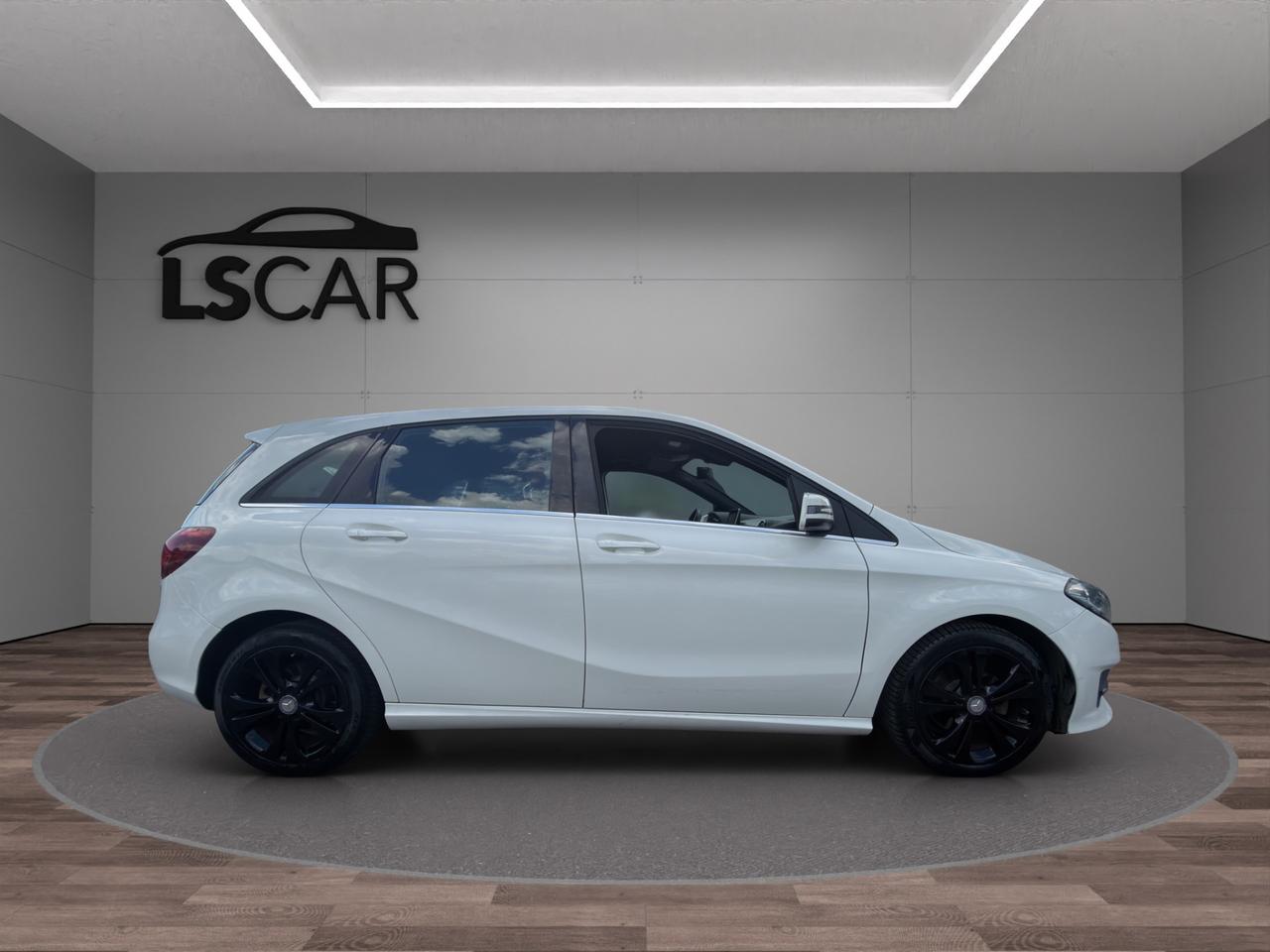 Mercedes B 180 D - Automatica - Promo Finanziamento - Interni in pelle - Navi - Retrocamera