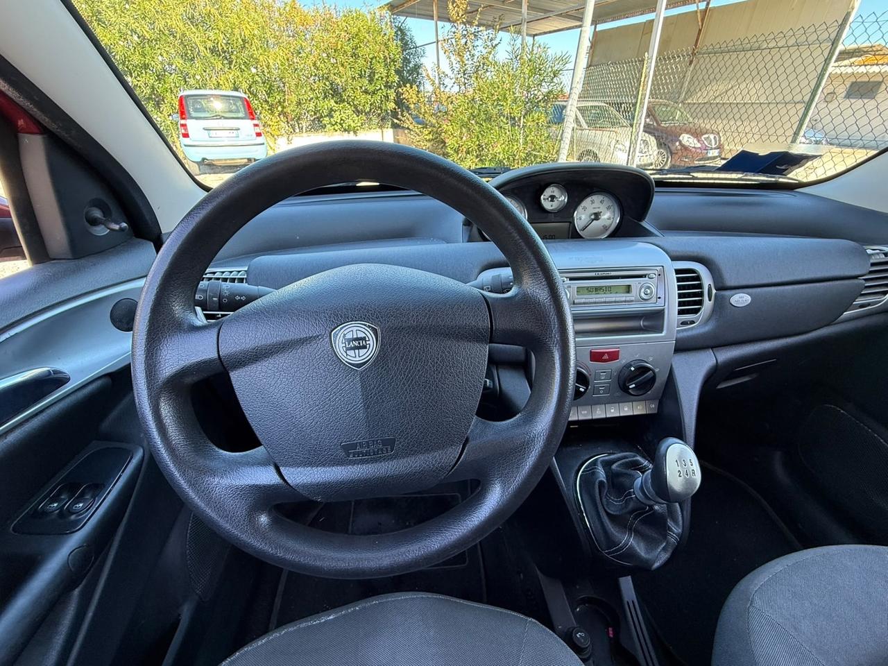 Lancia Ypsilon 1.2 Benzina Neopatentati uniproprietà
