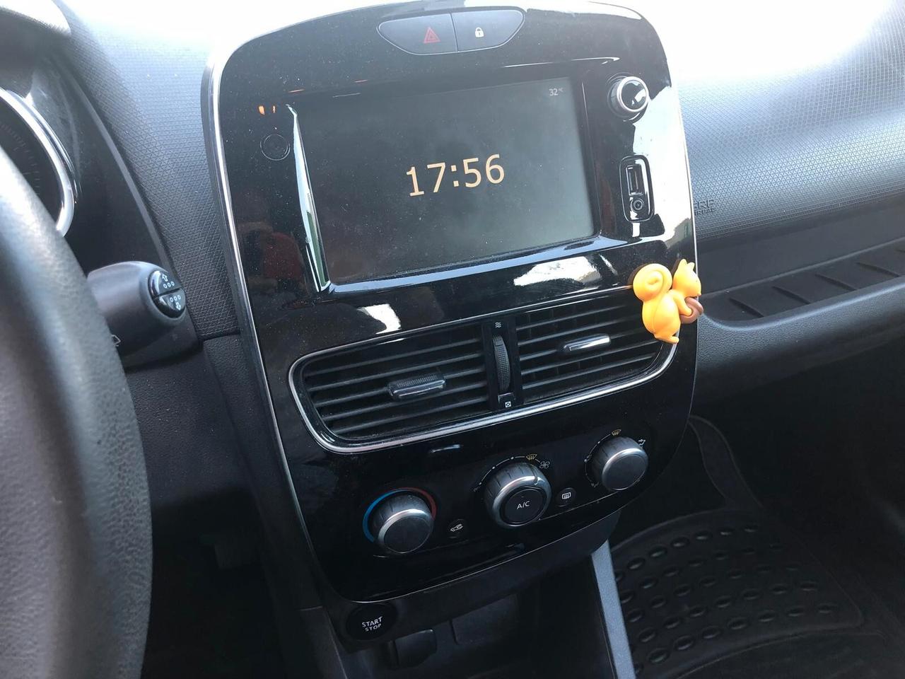 Renault Clio dCi 8V 75 CV 5 porte Moschino Intens