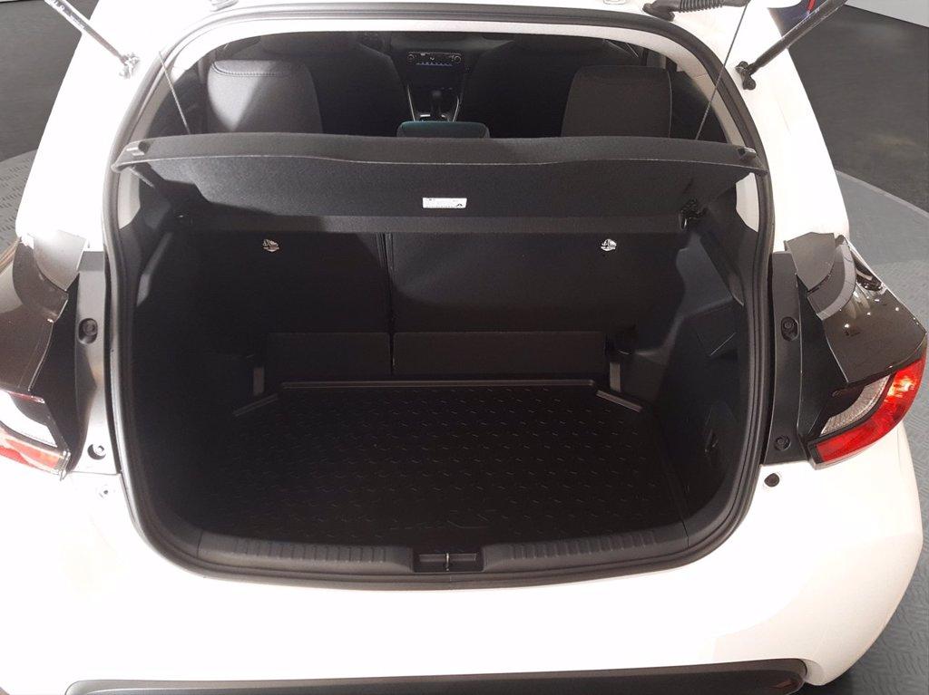 TOYOTA Yaris 1.5h active del 2025