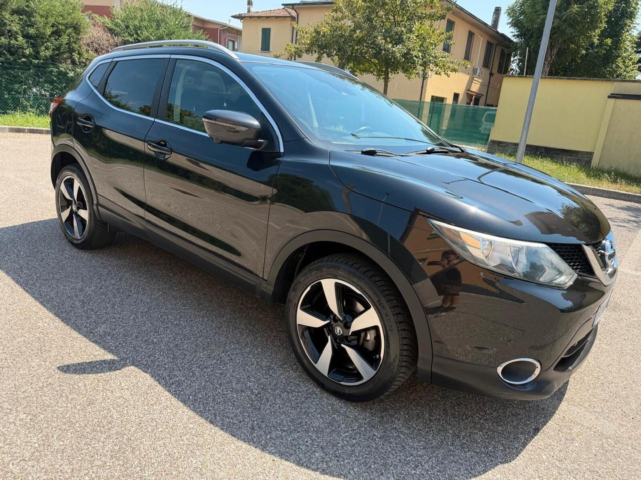 Nissan Qashqai 1.5 dci - TETTO - NAV. - 12 MESI DI GARANZIA -