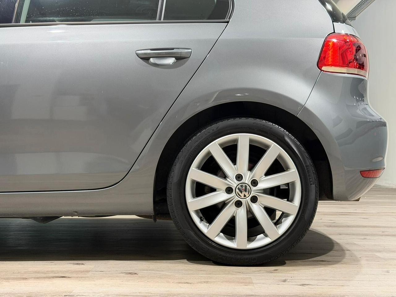 VOLKSWAGEN GOLF 1.6TDI 105CV HIGHLINE 1HANDE
