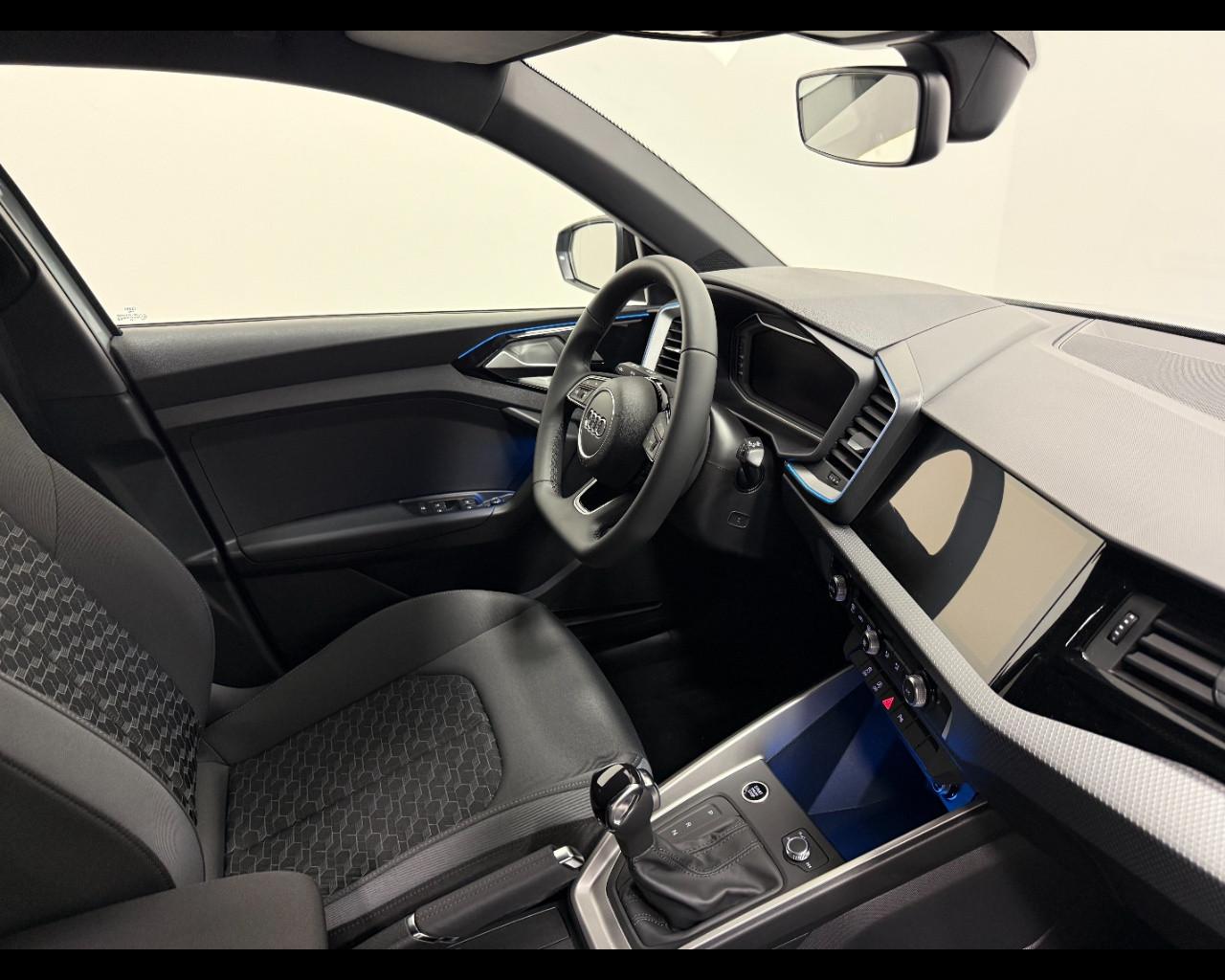 AUDI A1 SPORTBACK 30 TFSI S-TRONIC IDENTITY BLACK