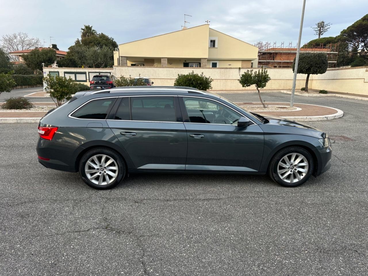 Skoda Superb 1.6 Diesel 120 CV In Perfette Condizioni