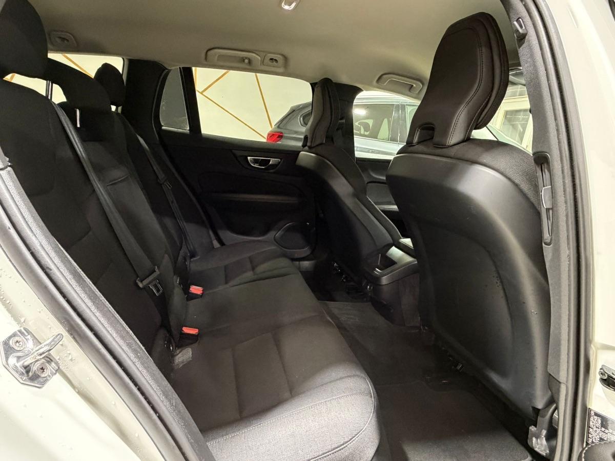 VOLVO - V60 - D3 Geartronic R-design