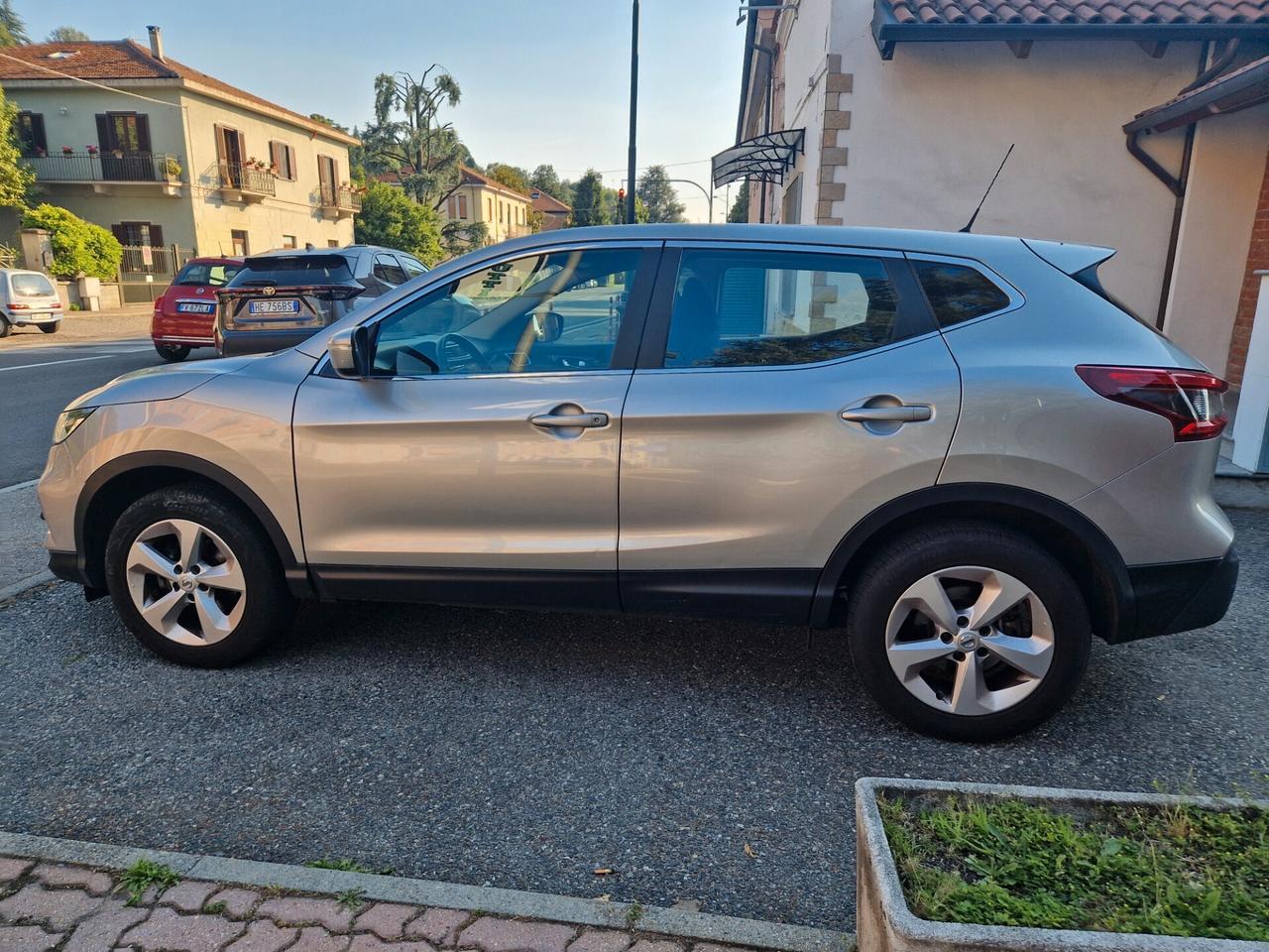 Nissan Qashqai 1.2 115CV "67.500 km" Bluetooth, Sensori, Cruise