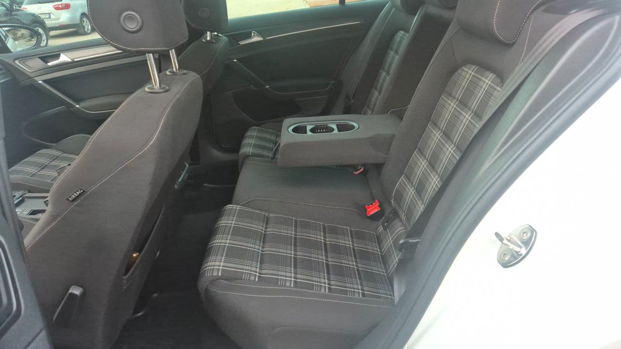 Volkswagen Golf GTI 2.0 TDI DSG 5p. Executive BlueMotion Technology