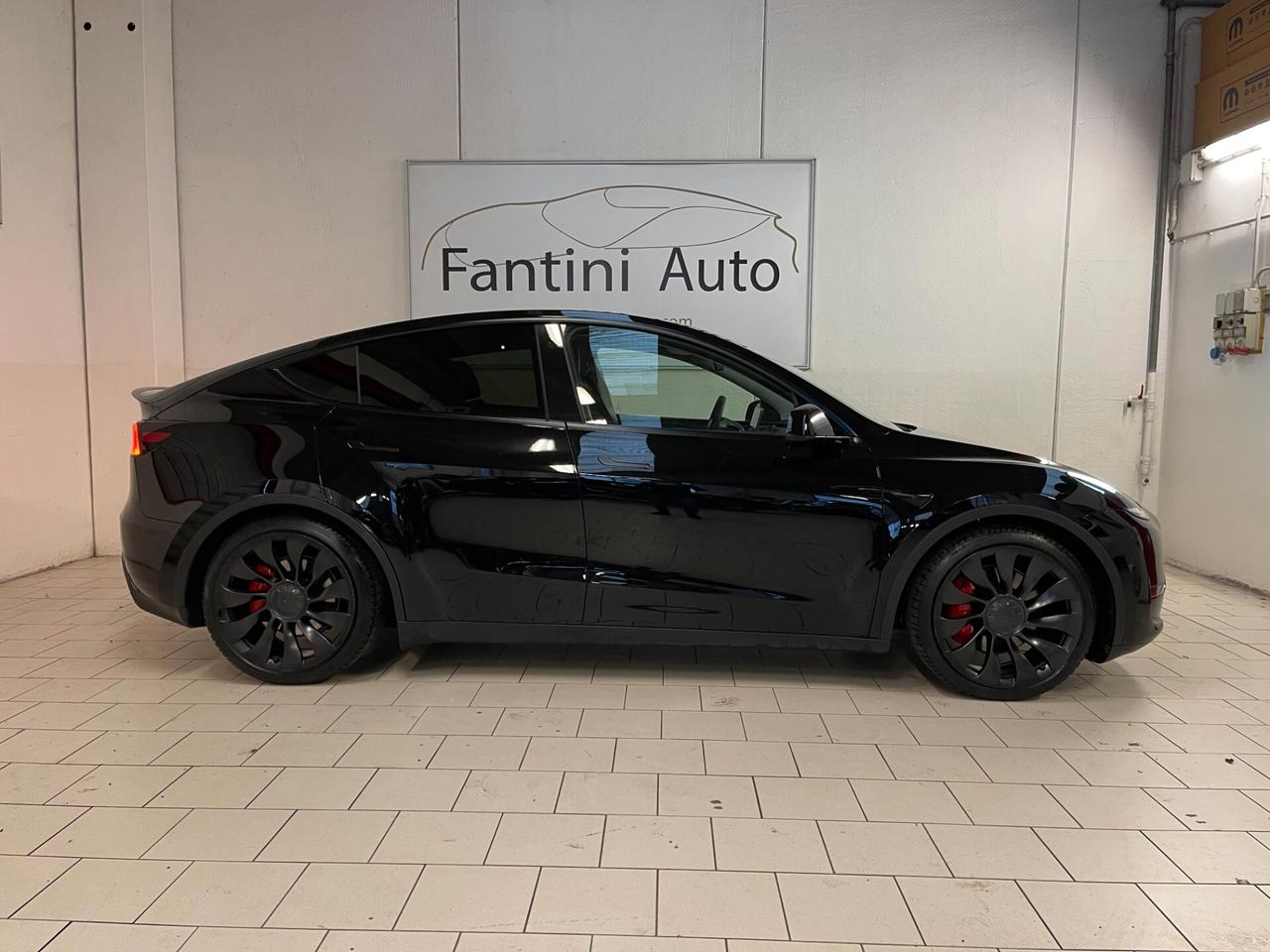 Tesla Model Y Performance Dual Motor awd-LEGGI SOTTO