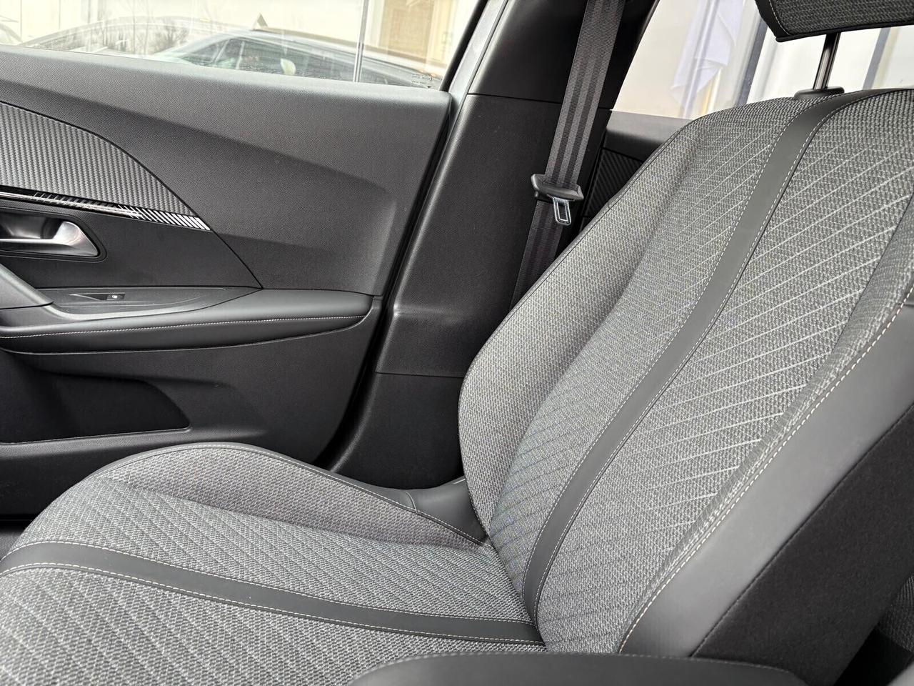 Peugeot 2008 ALLURE PureTech 100 6mt SPOTICAR