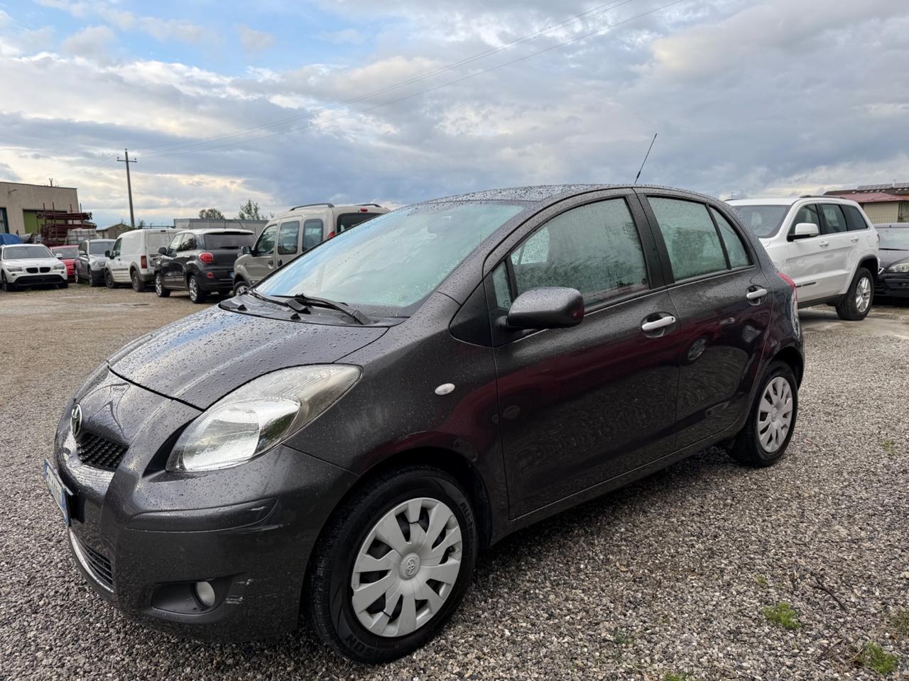 Toyota Yaris 1.0 5 porte Sol