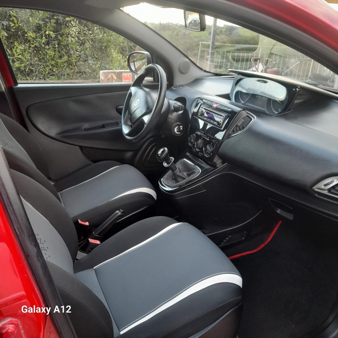 Lancia Ypsilon 1.2 69 CV 5 porte Elefantino