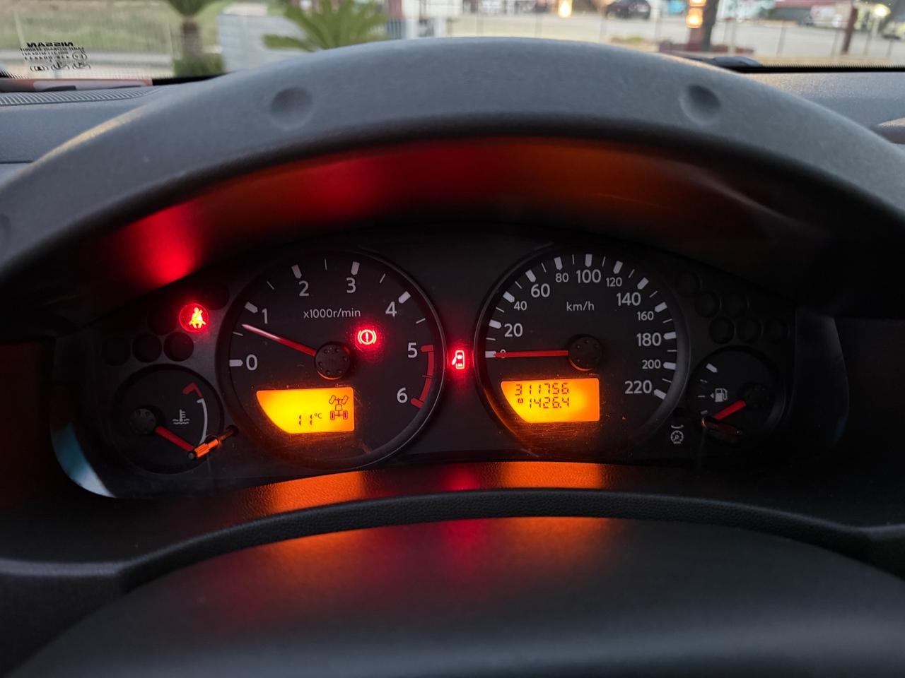 Nissan Navara 2.5 dCi 4 porte Double Cab LE