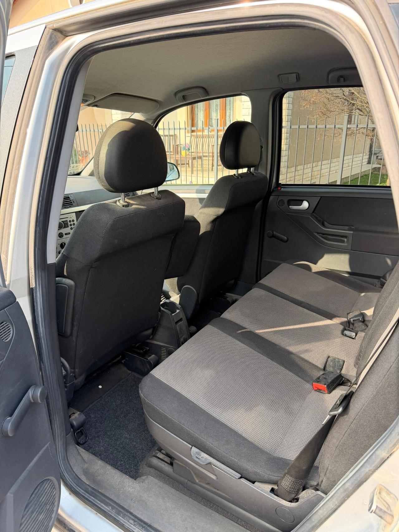 Opel Meriva 1.4 benzina euro 4 GANCIO TRAINO