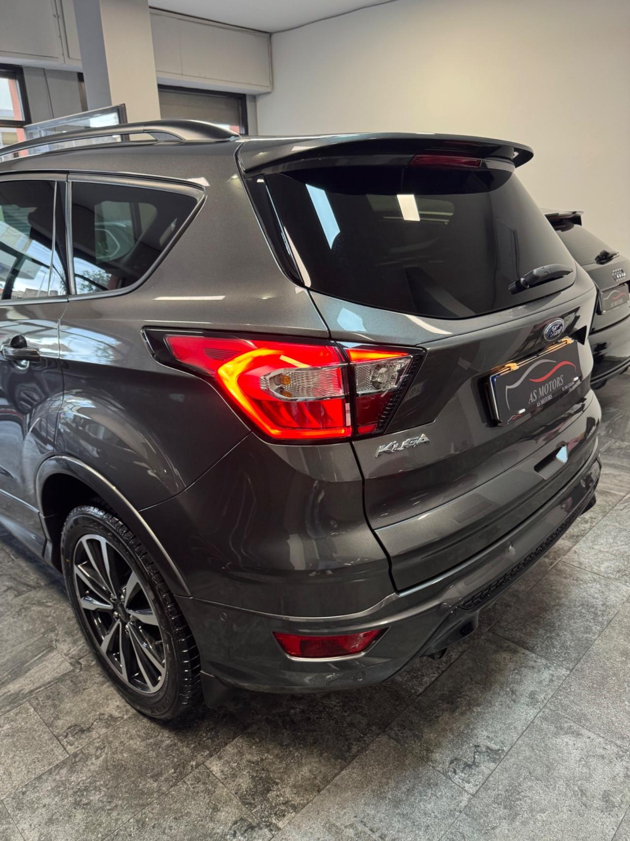 Ford Kuga 2.0 TDCI ST LINE DA VETRINA