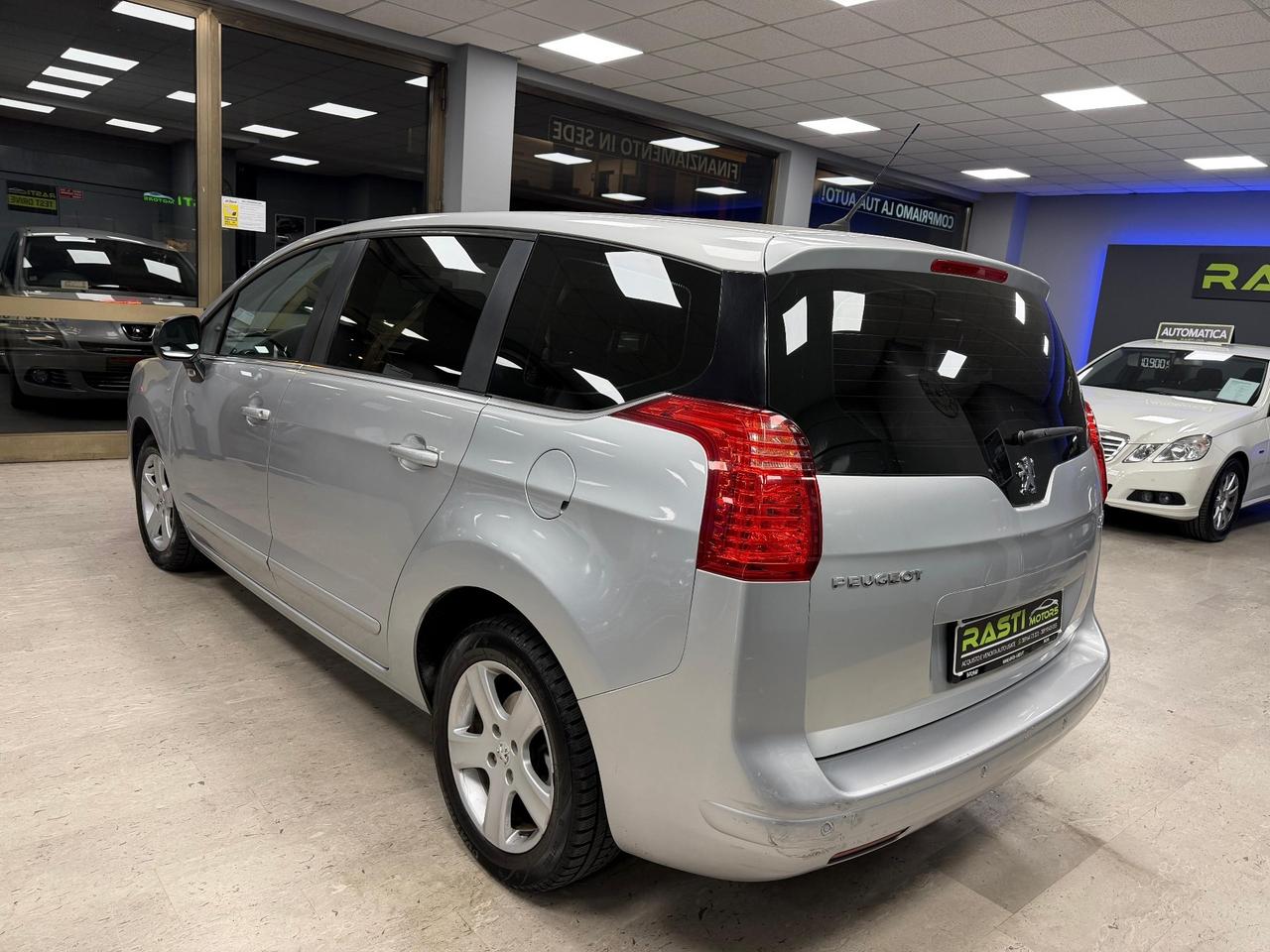 Peugeot 5008 1.6 HDi 112CV Business 7 POSTI