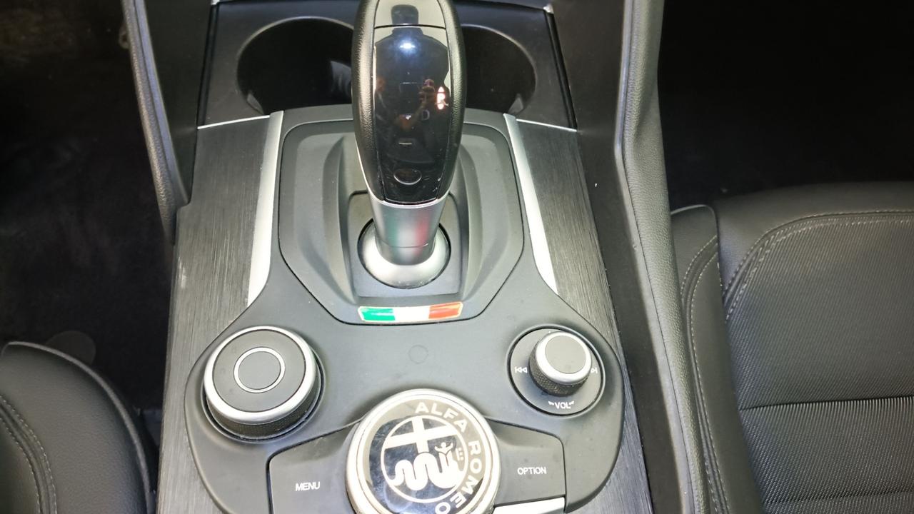 ALFA ROMEO Giulia 2016 - Giulia 2.2 t Executive 160cv auto my19