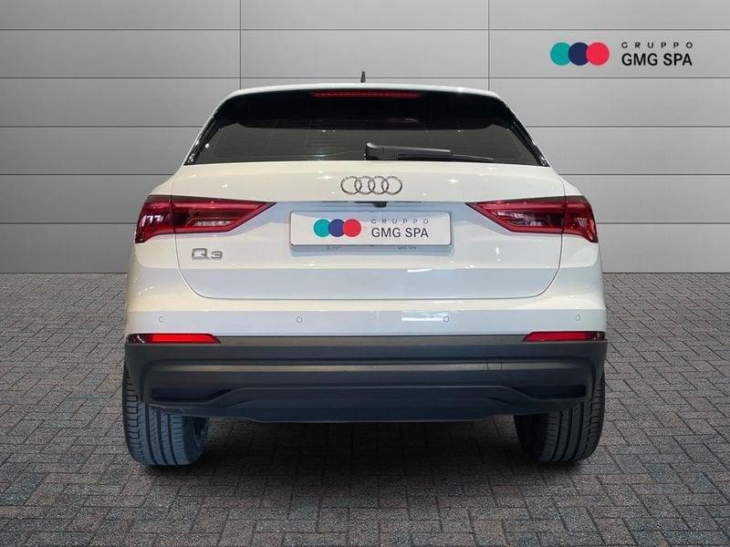 Audi Q3 45 1.4 tfsi e Business s-tronic
