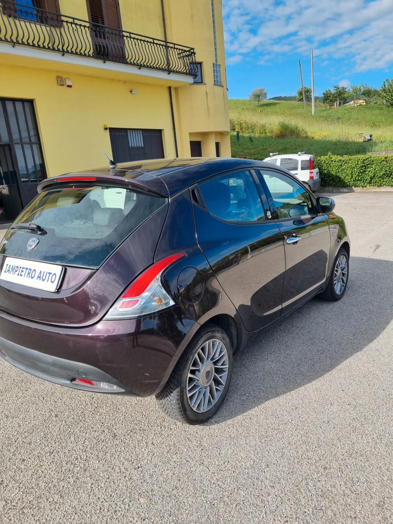 Lancia Ypsilon 1.2 69 CV 5 porte GPL Ecochic Platinum