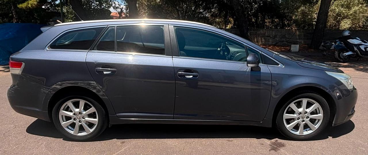 Toyota Avensis 2.0 D-4D Wagon Executive