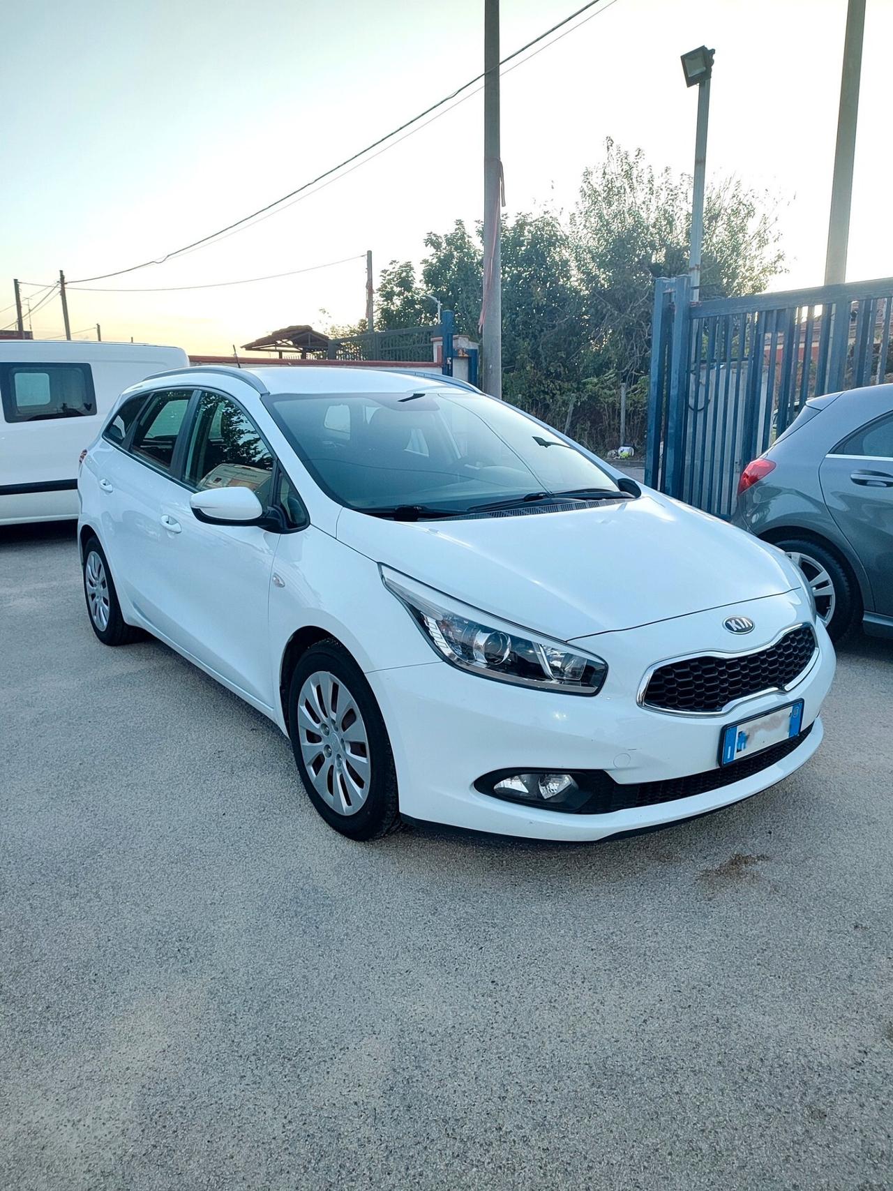 Kia Ceed Sportswagon cee'd 1.4 CVVT SW Cool con 149.000 Chilometri