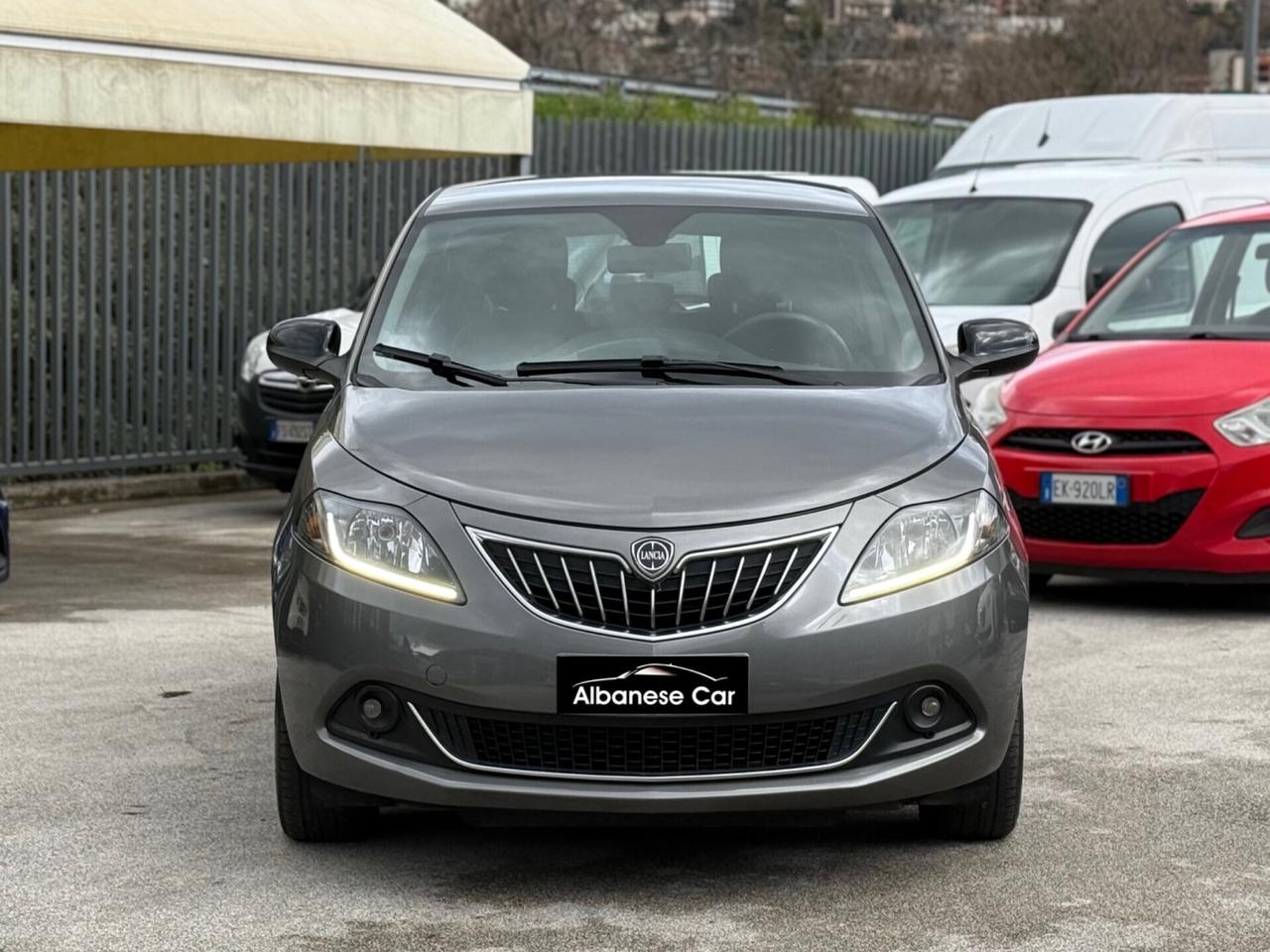 Lancia Ypsilon 1.0 FireFly S&S Hybrid Ecochic Gold