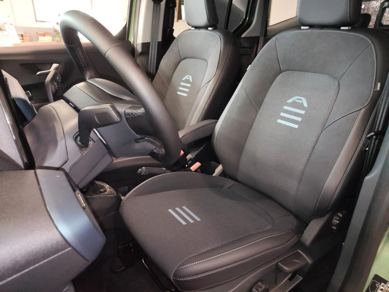 Ford Tourneo Courier 1.0 EcoBoost Powershift Titanium