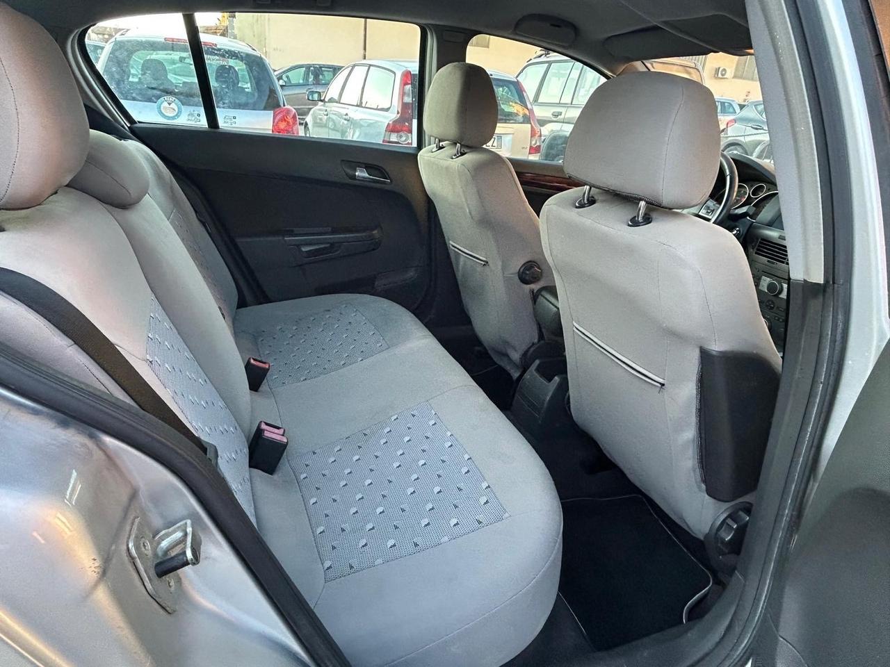 Opel Astra 1.7CDTI 101CV 5P Berlina Cosmo Neopatentati