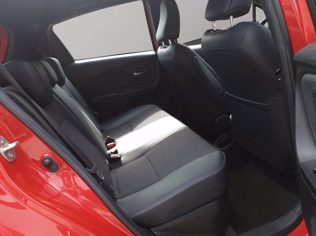 TOYOTA Yaris 5p 1.5h style my18 del 2018