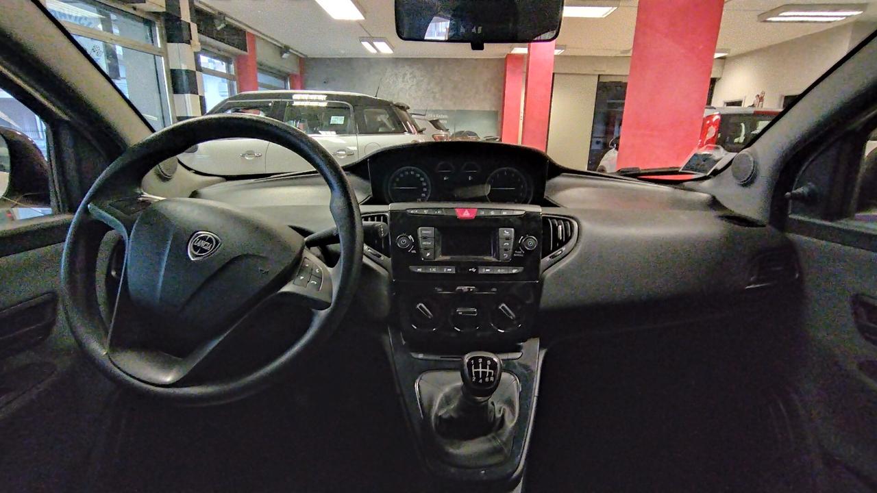 Lancia Ypsilon 1.0 FireFly 5 porte S&S Hybrid Ecochic A. Ferretti