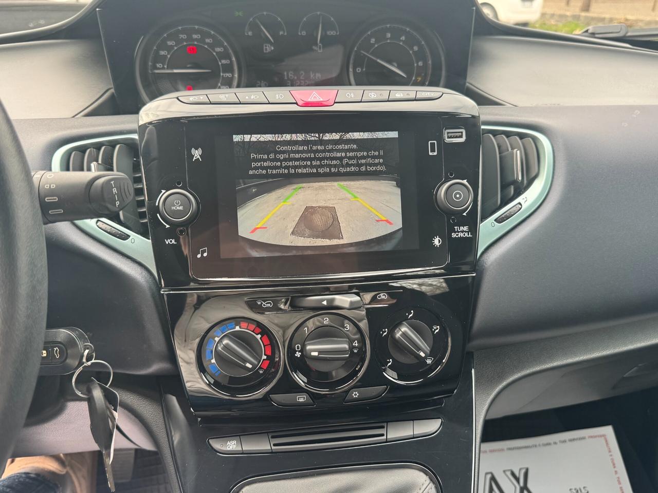 Lancia Ypsilon 1.0 FireFly 5 porte S&S Hybrid Gold Plus