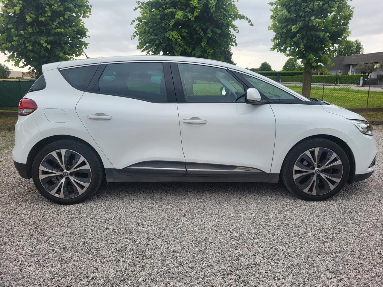Renault Scenic Scénic dCi 8V 110 CV EDC Energy Bose