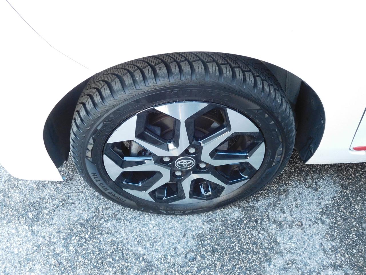 Toyota Aygo 1.0 VVT-i 72 CV 5 porte x-fun