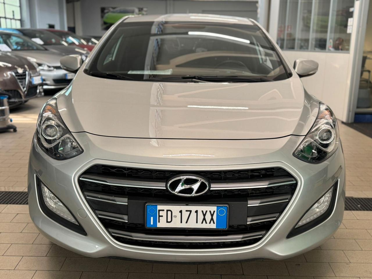 Hyundai i30 1.4 5p. Classic PREZZO REALE!! UNICO PROPRIETARIO!! SEMPRE TAGLIANDATA IN CASA MADRE!! SOLO 16.000 KM!!