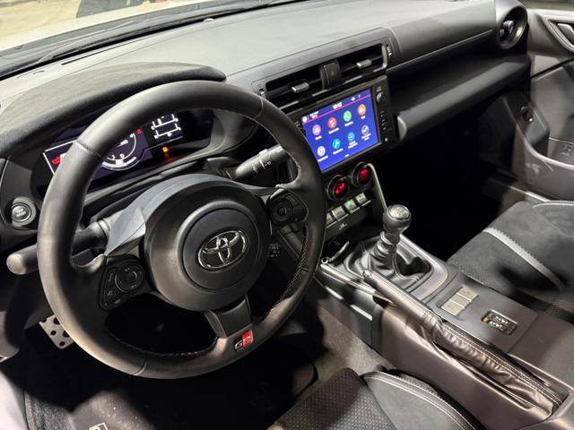 TOYOTA GR86 WHITE PERLA MILTEK PREMIUM SPORT