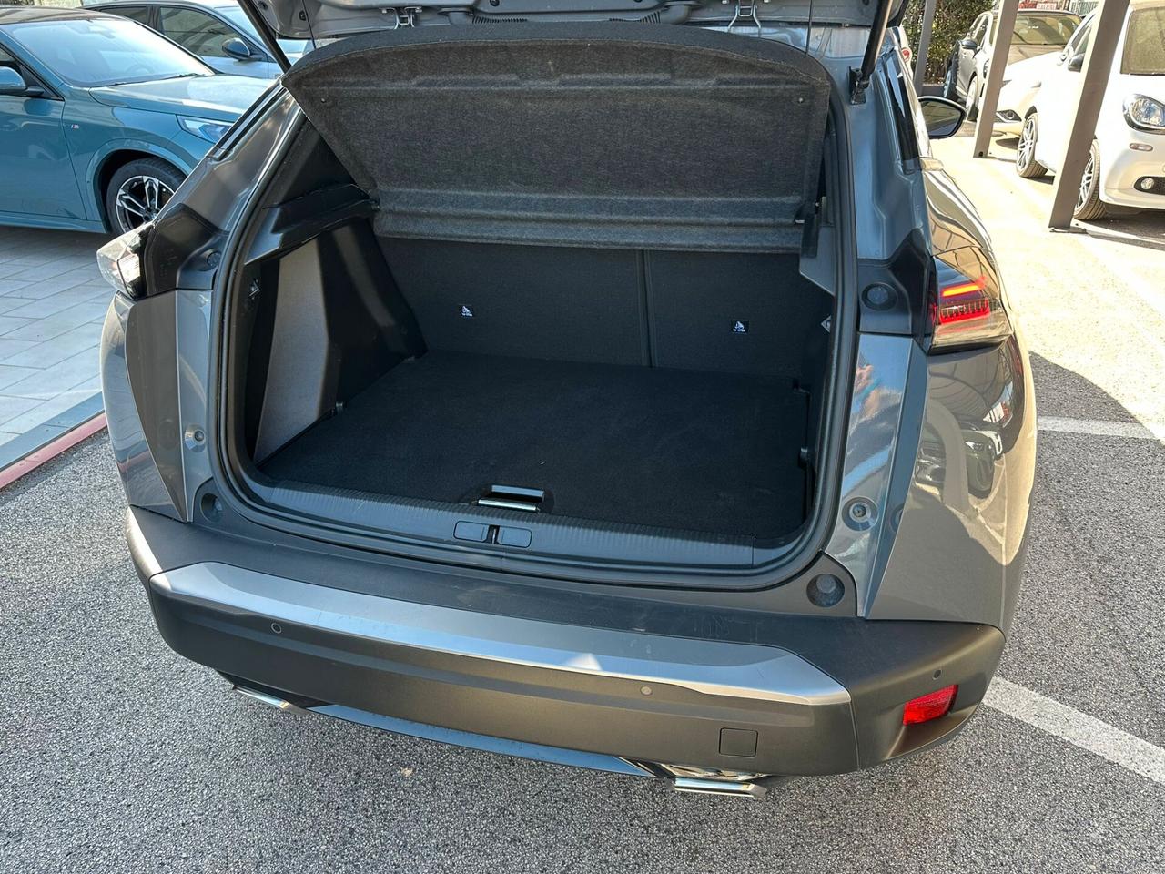 Peugeot 2008 Hybrid 145 e-DCS6 Allure